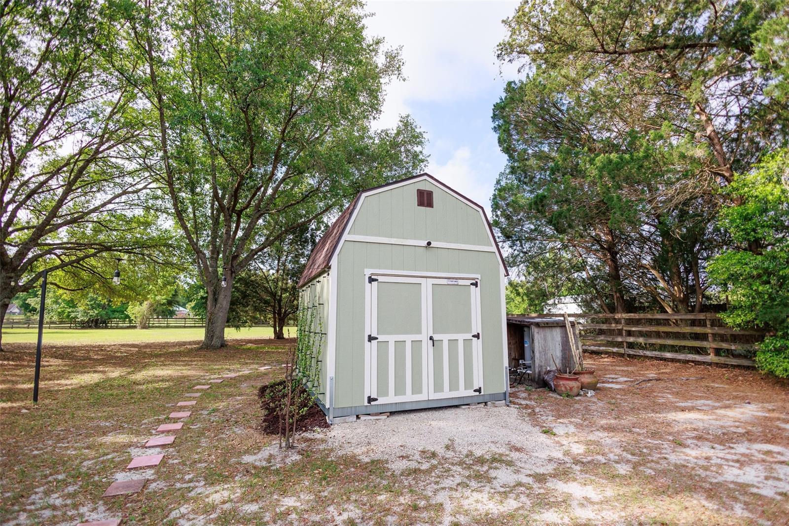 3630 EAGLES NEST RD, FRUITLAND PARK, FL, 34731
