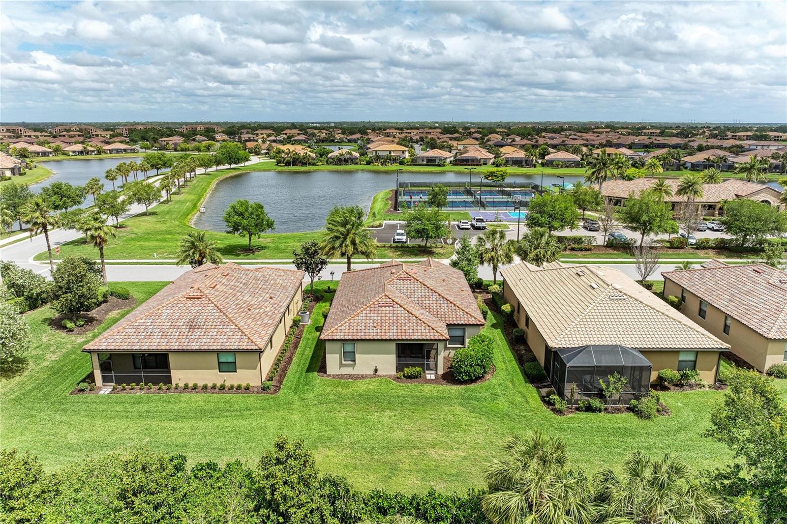 6810 WILLOWSHIRE WAY, BRADENTON, FL, 34212