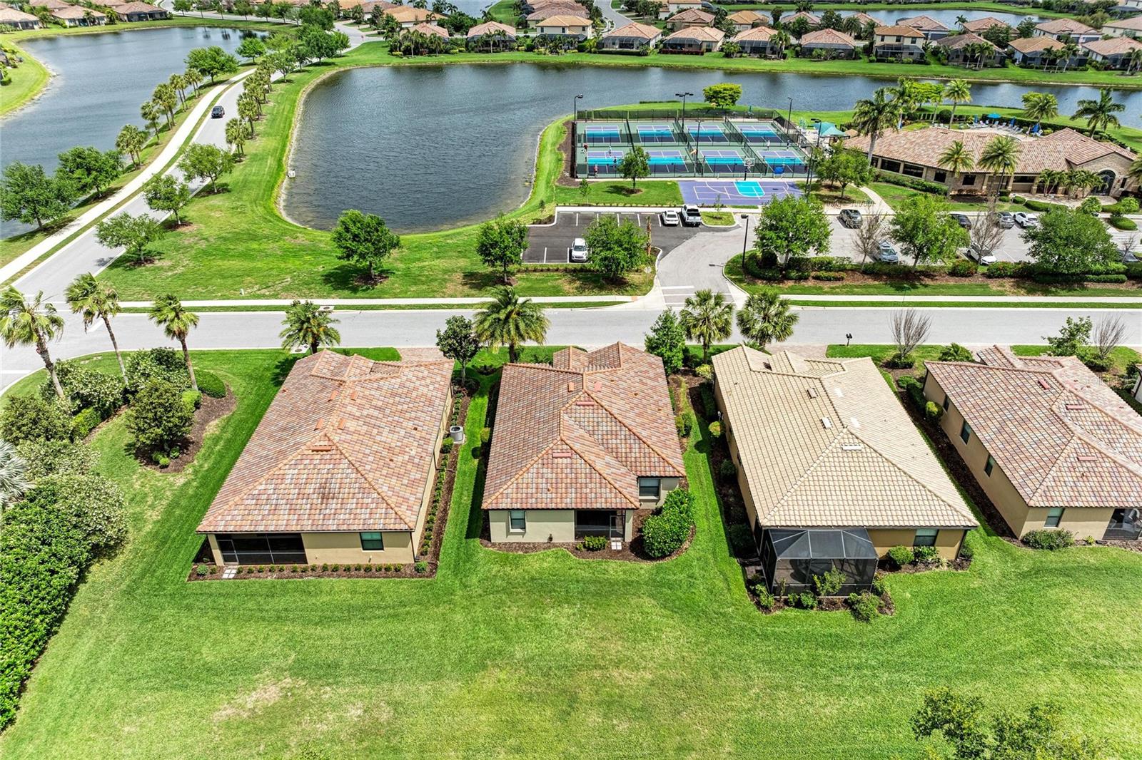 6810 WILLOWSHIRE WAY, BRADENTON, FL, 34212