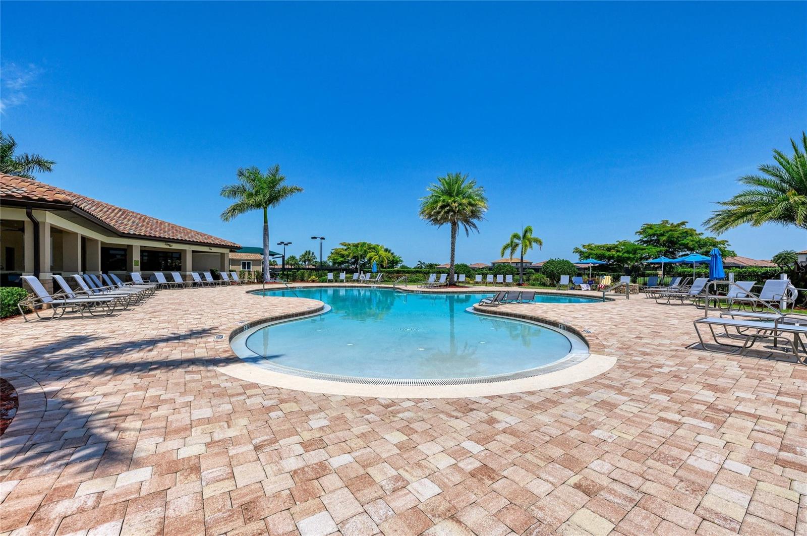 6810 WILLOWSHIRE WAY, BRADENTON, FL, 34212