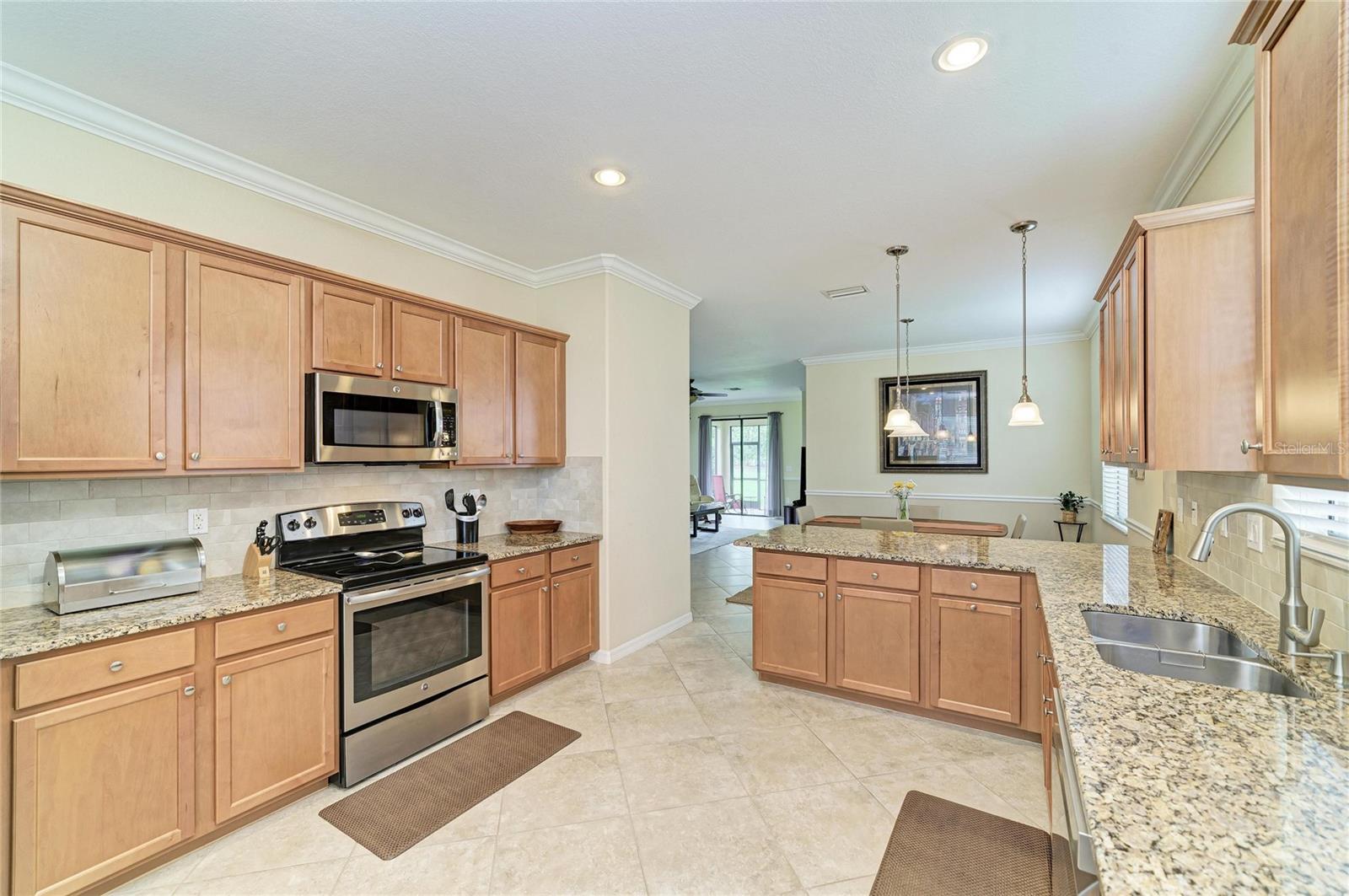 6810 WILLOWSHIRE WAY, BRADENTON, FL, 34212