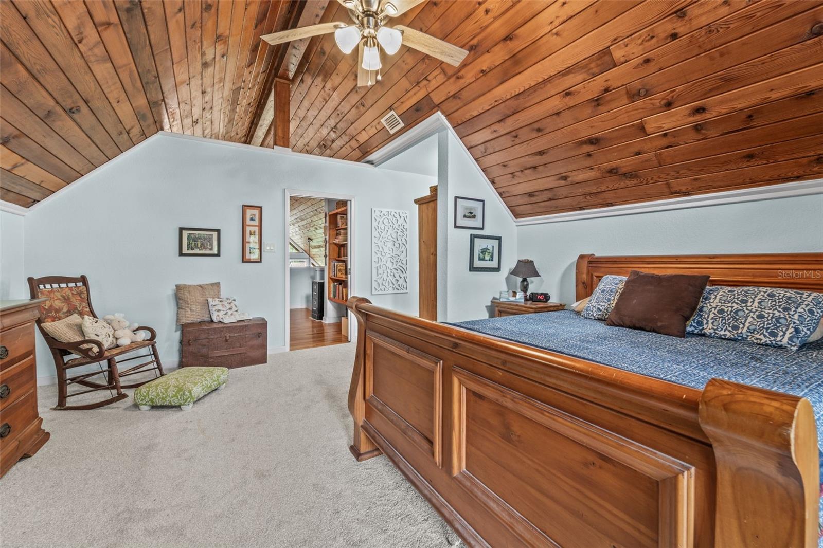 12869 POINSETTIA AVE, SEMINOLE, FL, 33776