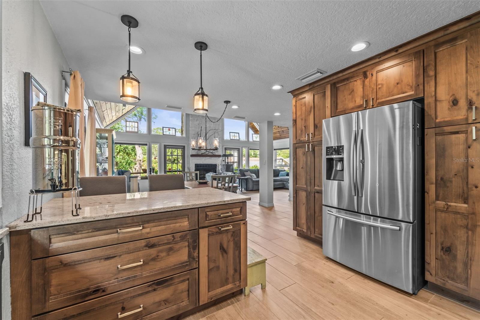12869 POINSETTIA AVE, SEMINOLE, FL, 33776