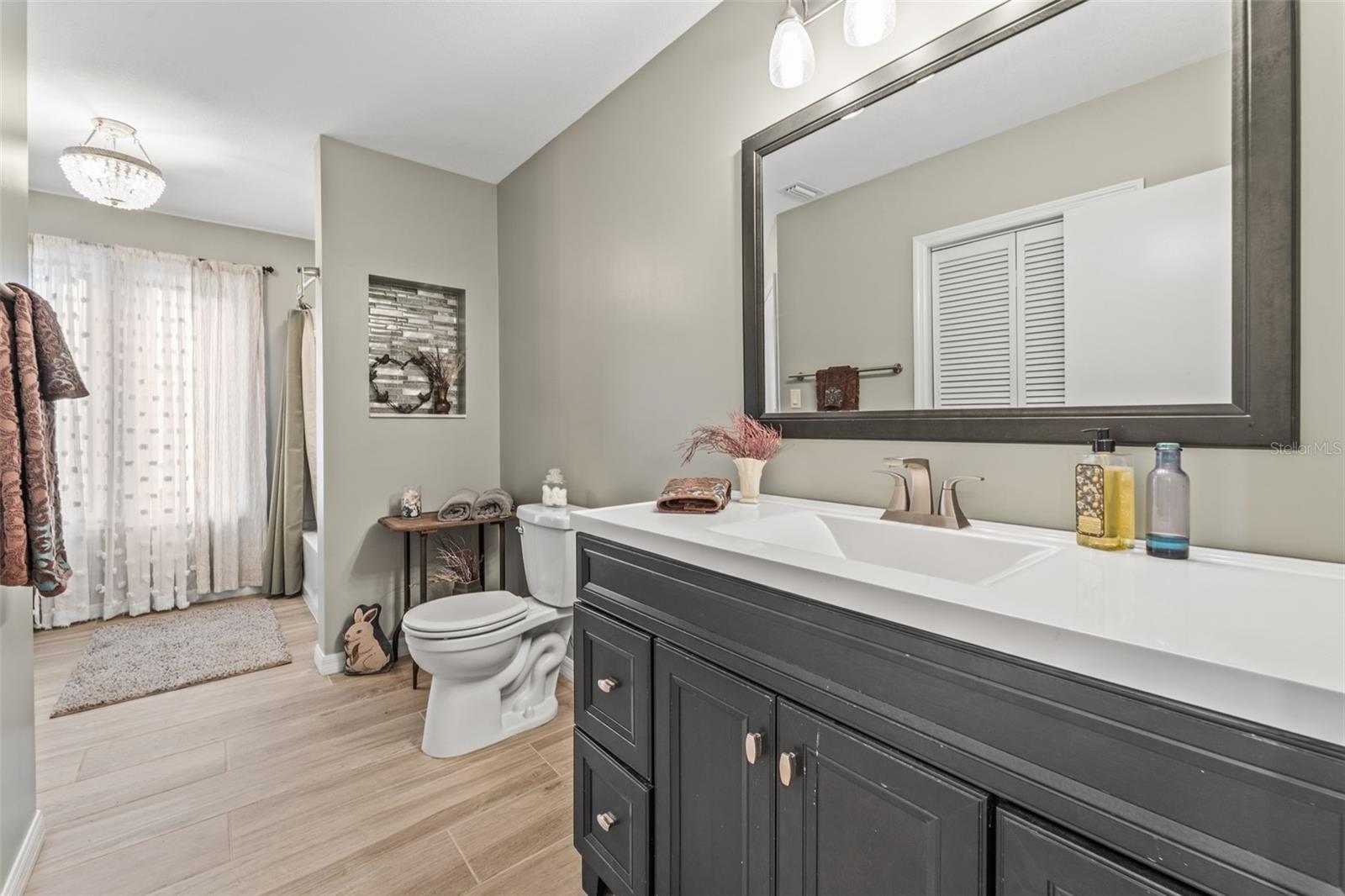 12869 POINSETTIA AVE, SEMINOLE, FL, 33776