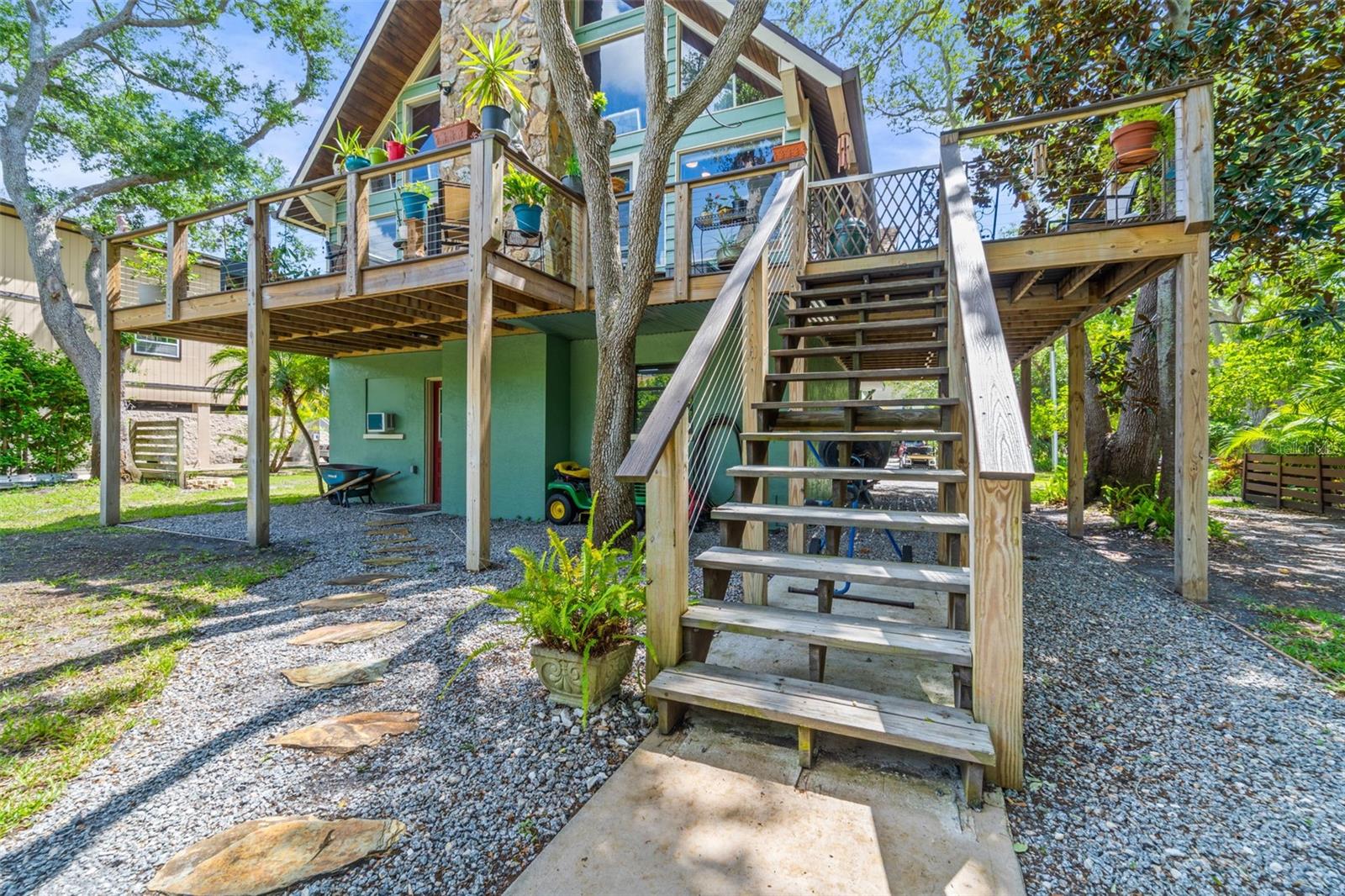 12869 POINSETTIA AVE, SEMINOLE, FL, 33776