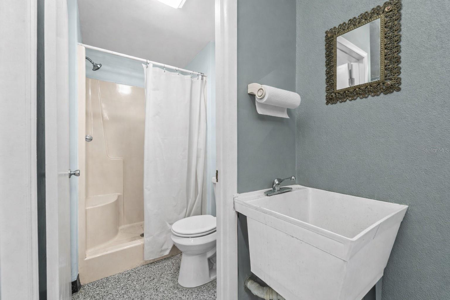 12869 POINSETTIA AVE, SEMINOLE, FL, 33776