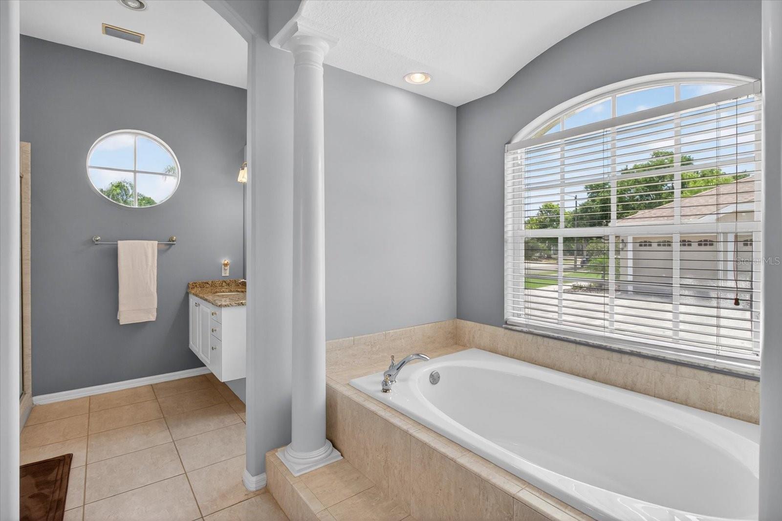 4052 CAPITOL DR, PALM HARBOR, FL, 34685