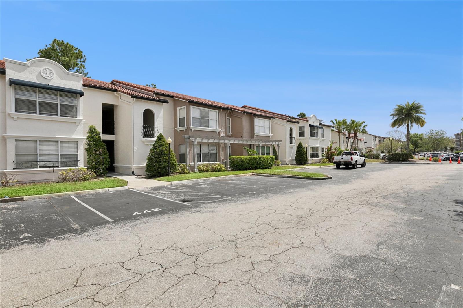 5112 CONROY RD #311, ORLANDO, FL, 32811