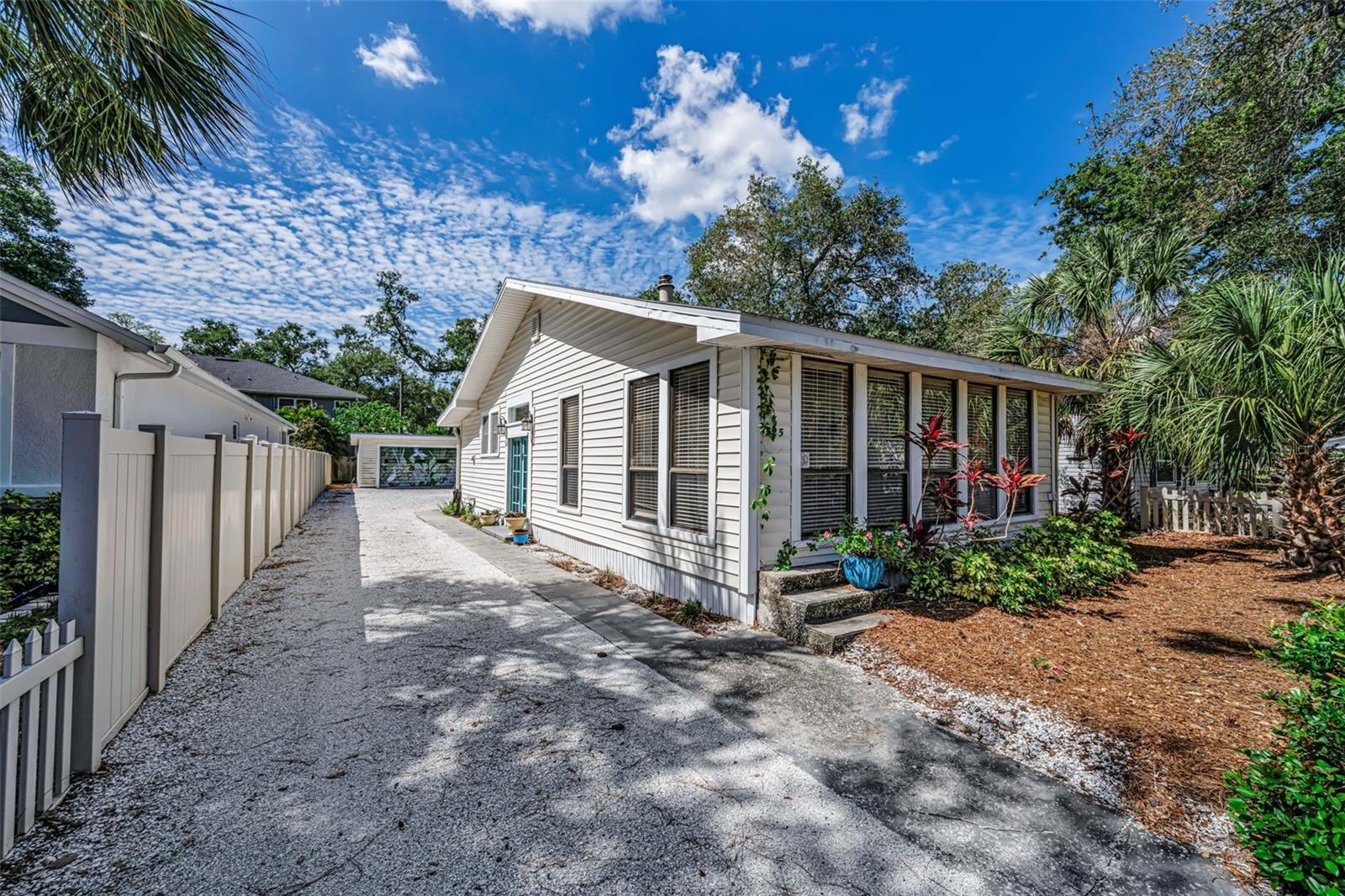 525 BAY ST, DUNEDIN, FL, 34698