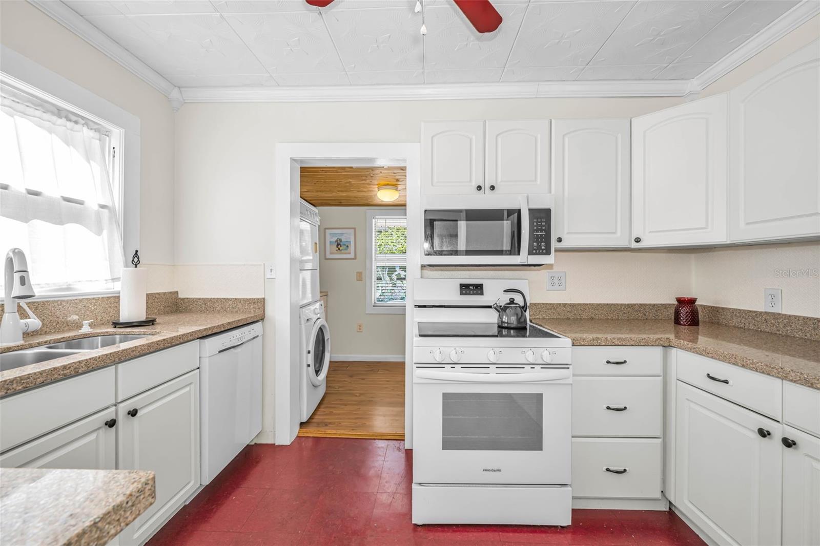 525 BAY ST, DUNEDIN, FL, 34698