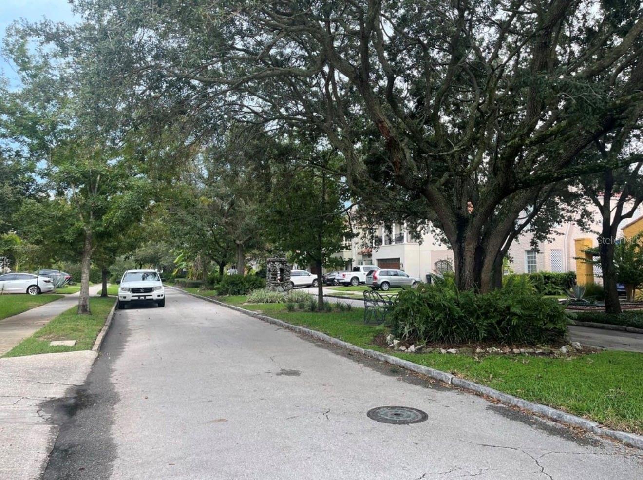 2317 W BRISTOL AVE, TAMPA, FL, 33609
