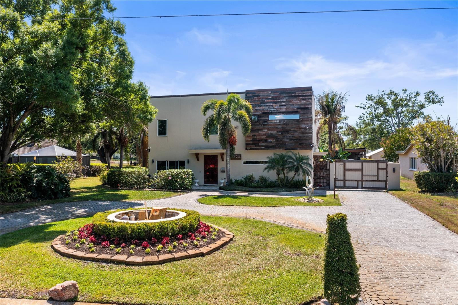 Exterior Front w Driveway