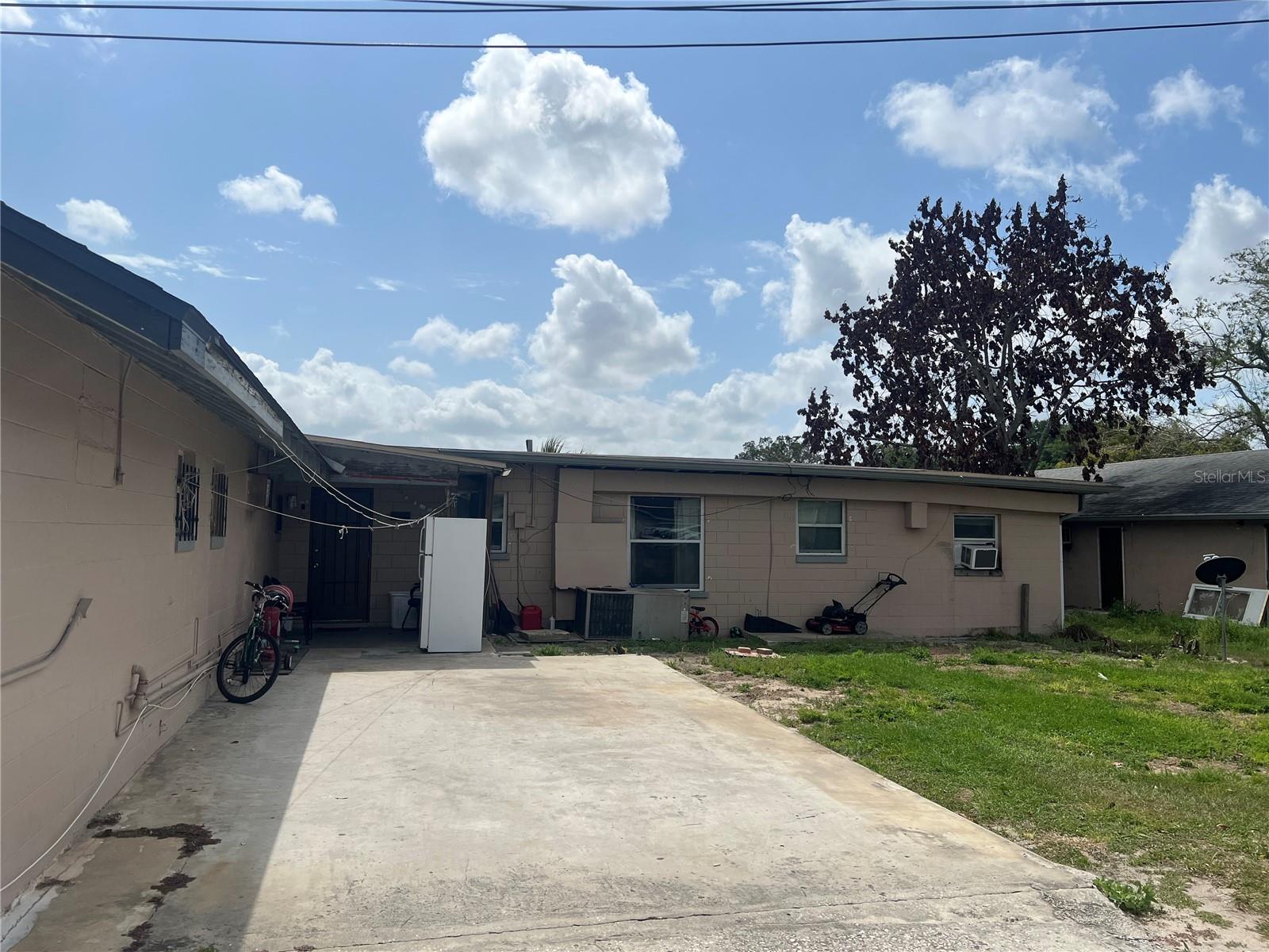 617 E MYERS BLVD, MASCOTTE, FL, 34753