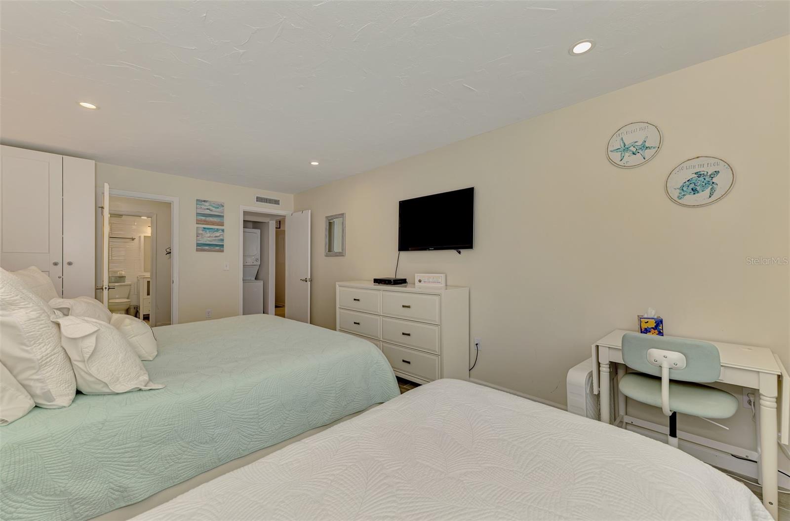1612 STICKNEY POINT RD #1612-1, SARASOTA, FL, 34231