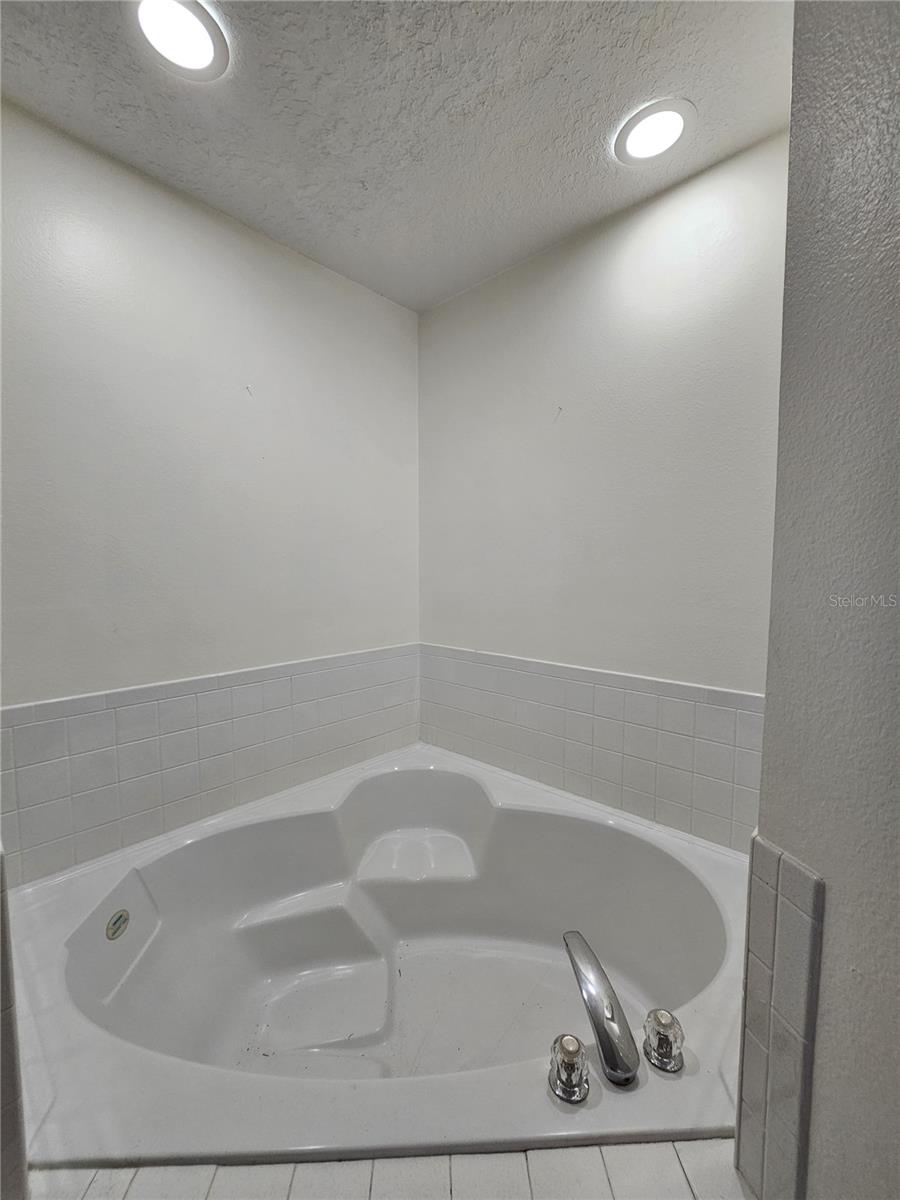8825 KENSINGTON CT, KISSIMMEE, FL, 34747