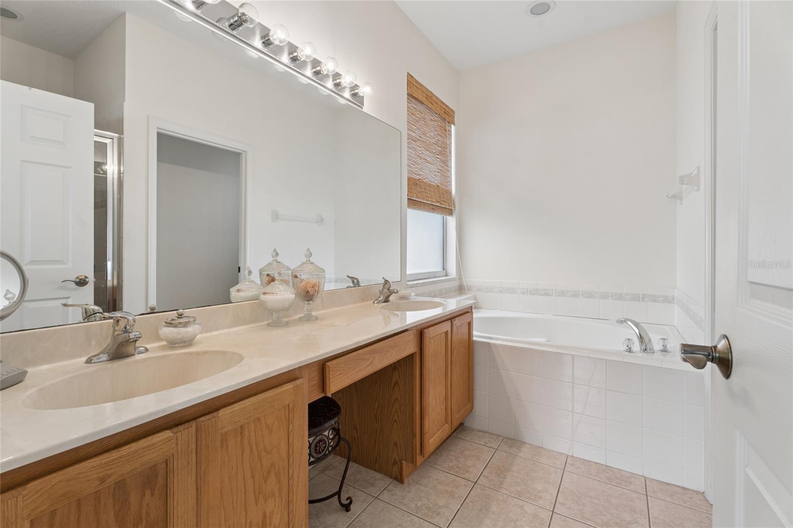 14227 LAKE LIVE OAK DR, ORLANDO, FL, 32828