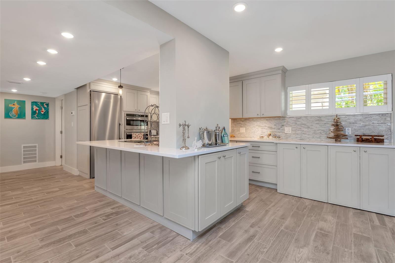 620 EDGEWATER DR #102, DUNEDIN, FL, 34698