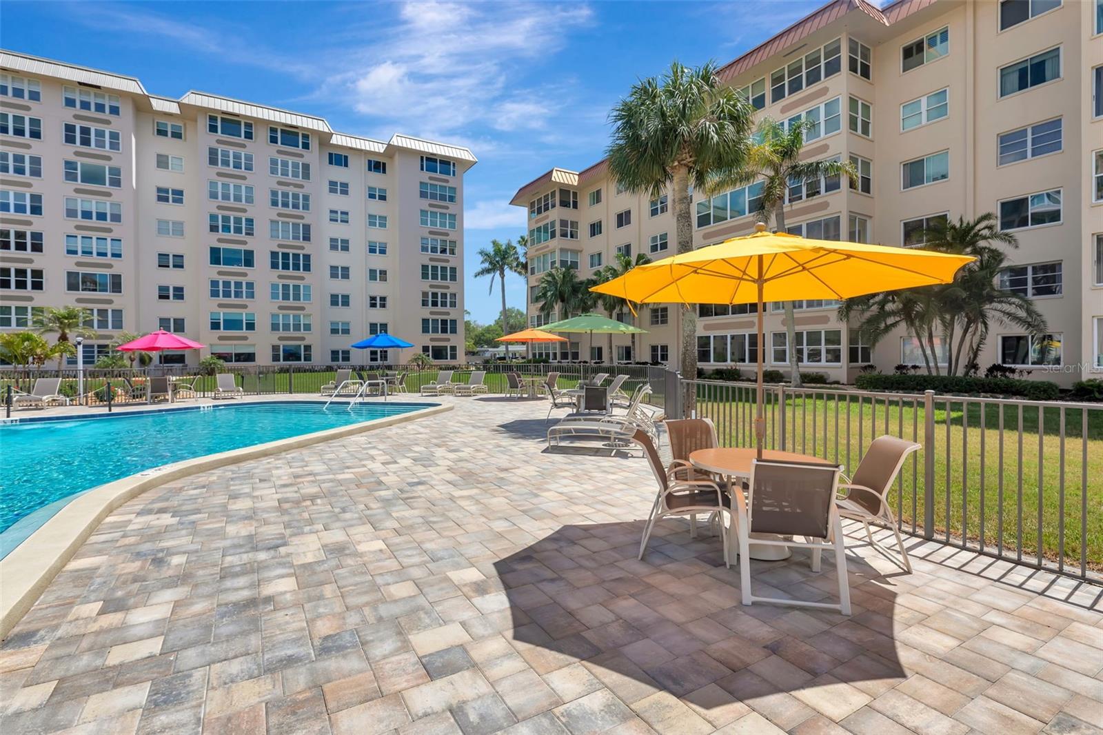 620 EDGEWATER DR #102, DUNEDIN, FL, 34698