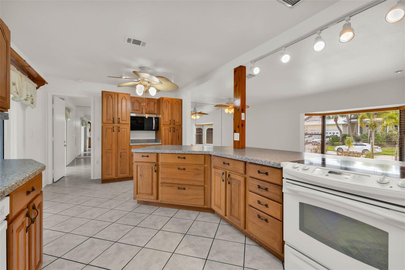 238 FRY TER SE, PORT CHARLOTTE, FL, 33952