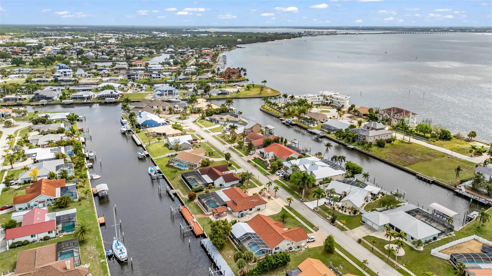 238 FRY TER SE, PORT CHARLOTTE, FL, 33952