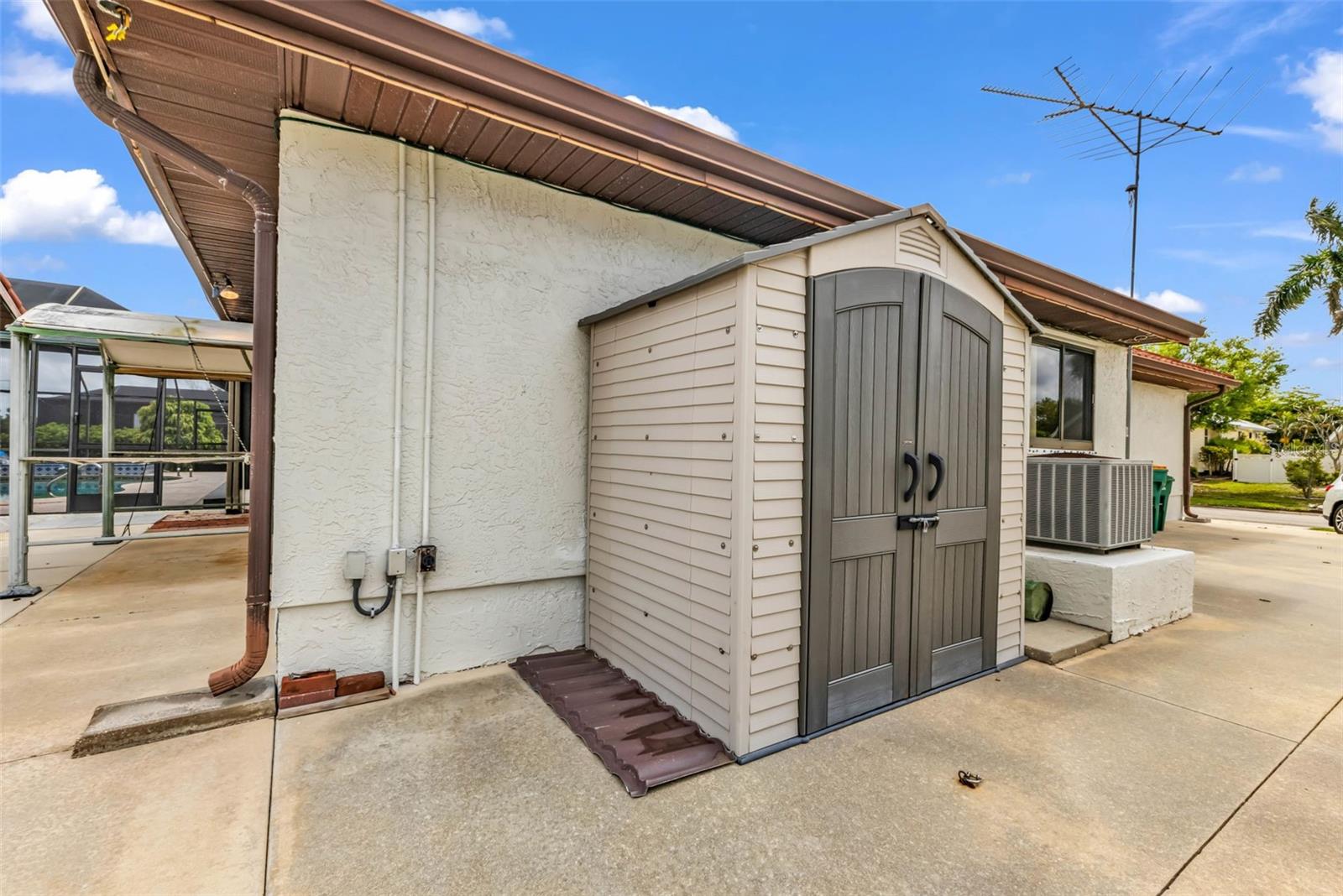 238 FRY TER SE, PORT CHARLOTTE, FL, 33952