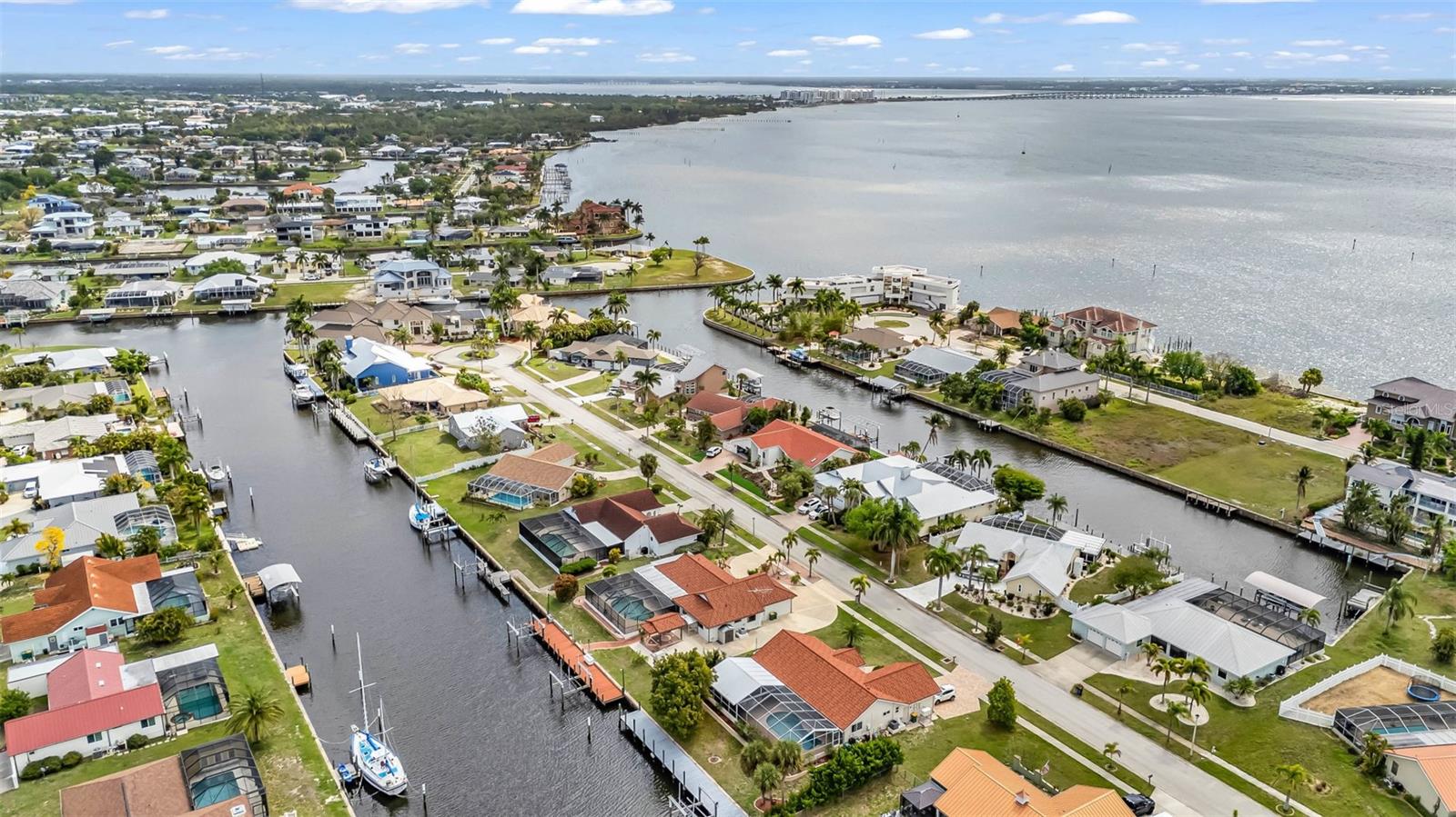 238 FRY TER SE, PORT CHARLOTTE, FL, 33952
