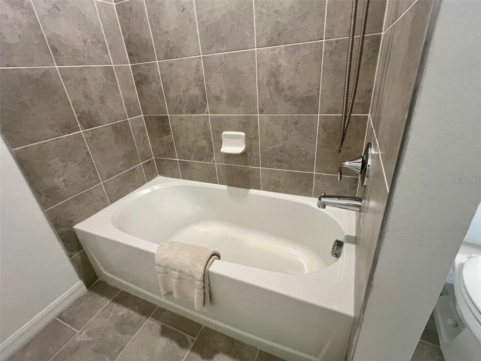 18114 GAWTHROP DR #305, BRADENTON, FL, 34211