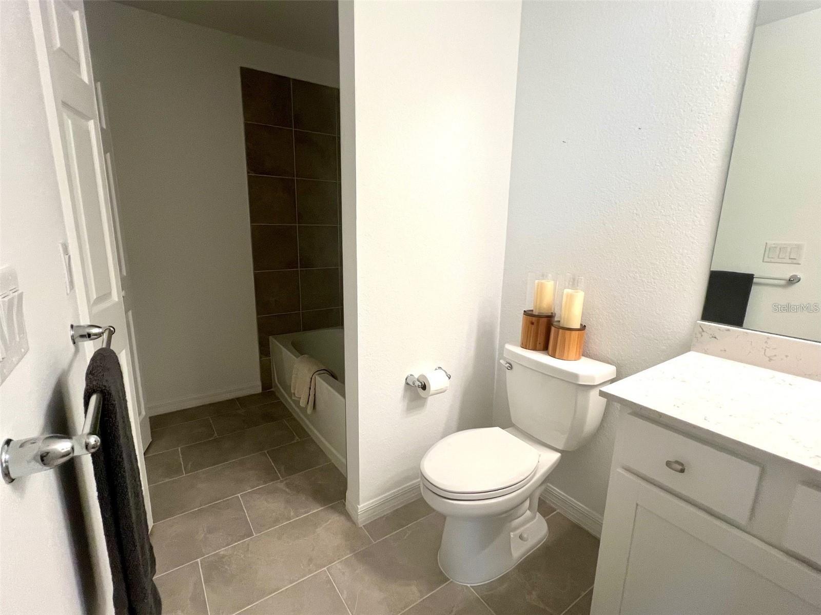 18114 GAWTHROP DR #305, BRADENTON, FL, 34211
