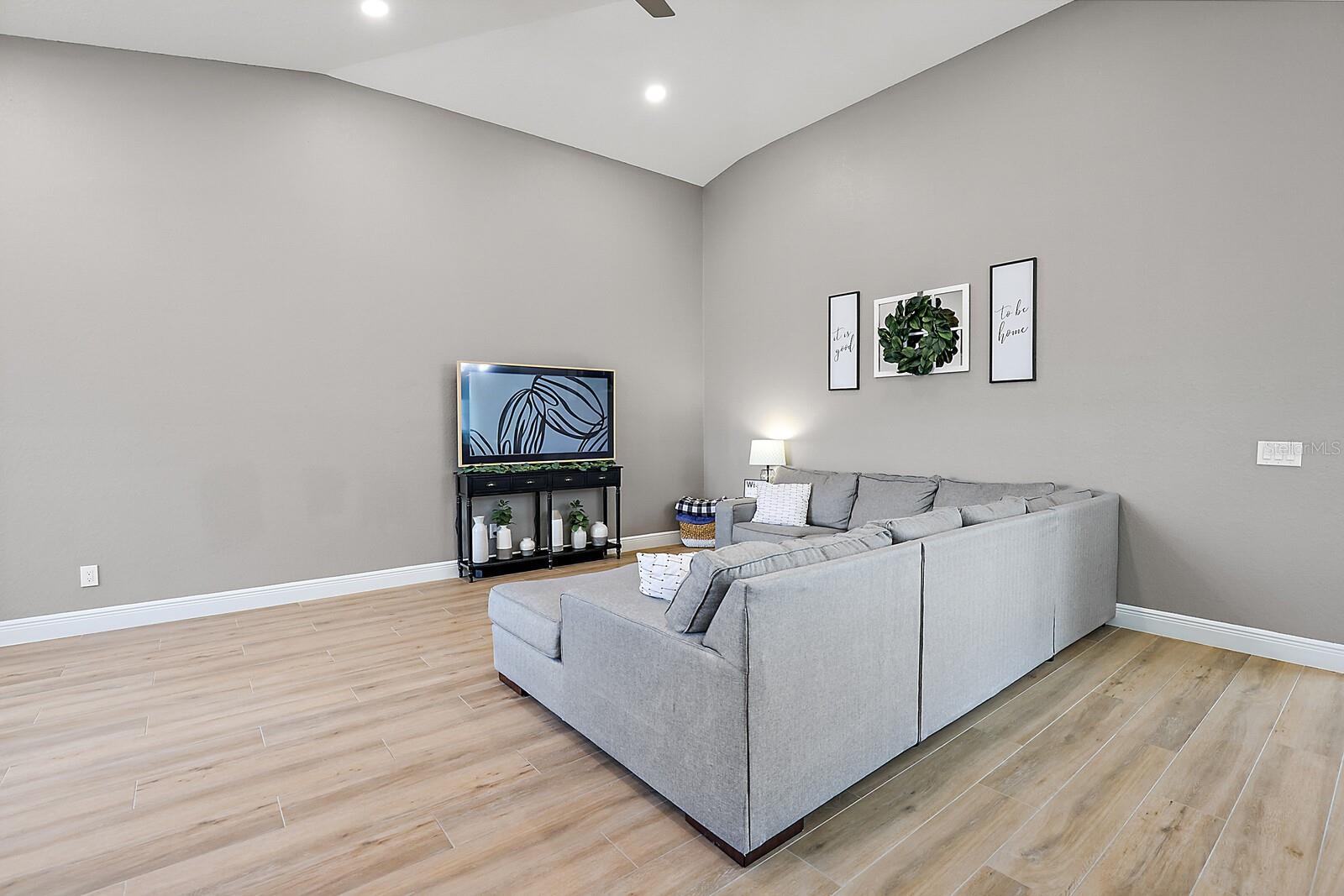 5035 NE 125TH LOOP, OXFORD, FL, 34484