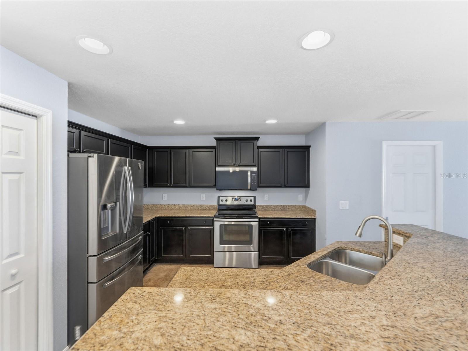 27540 DESERT WILLOW WAY, WESLEY CHAPEL, FL, 33544