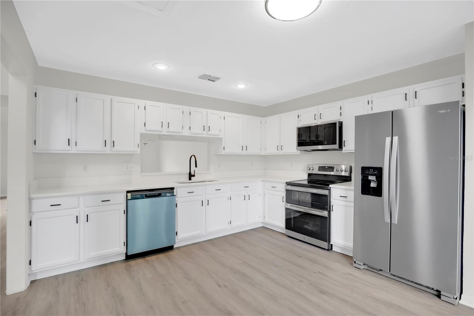 932 W CHARING CROSS CIR, LAKE MARY, FL, 32746