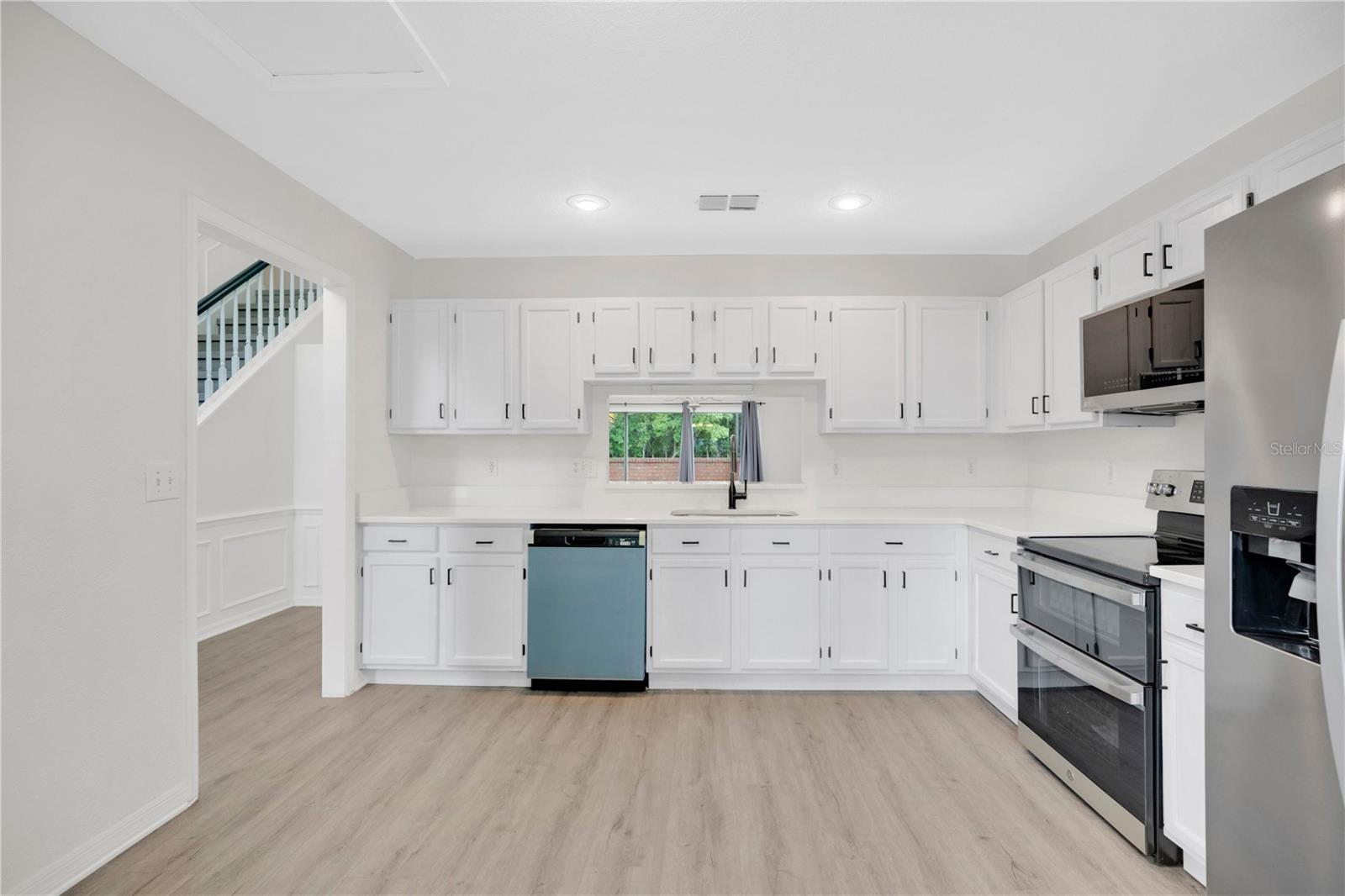 932 W CHARING CROSS CIR, LAKE MARY, FL, 32746