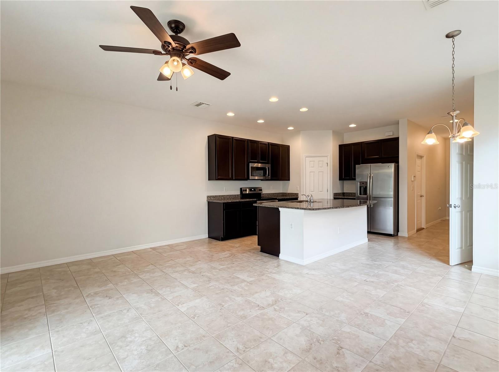 7070 WOODCHASE GLEN DR, RIVERVIEW, FL, 33578