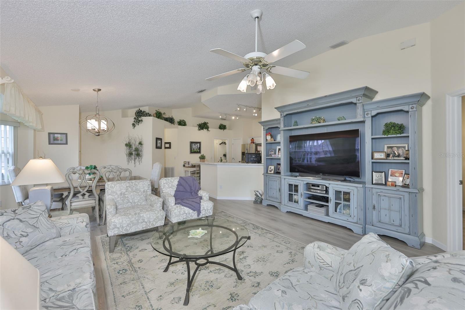 2012 NANTUCKET DR #22, SUN CITY CENTER, FL, 33573