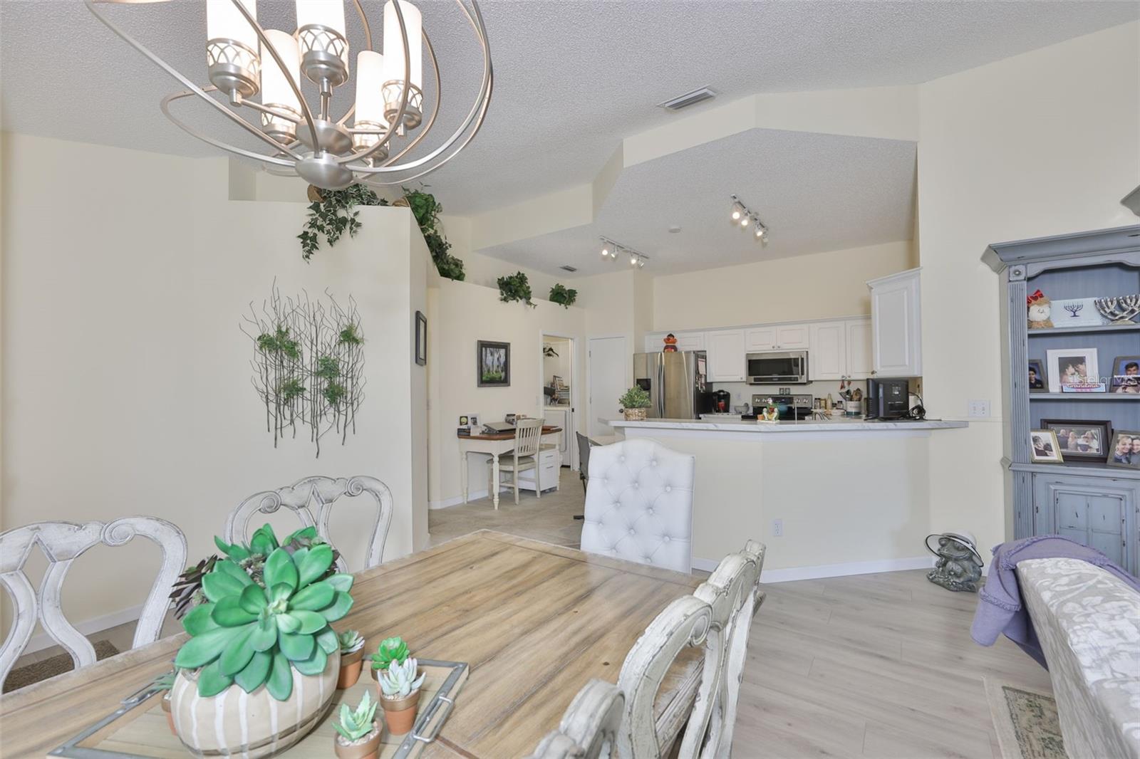 2012 NANTUCKET DR #22, SUN CITY CENTER, FL, 33573