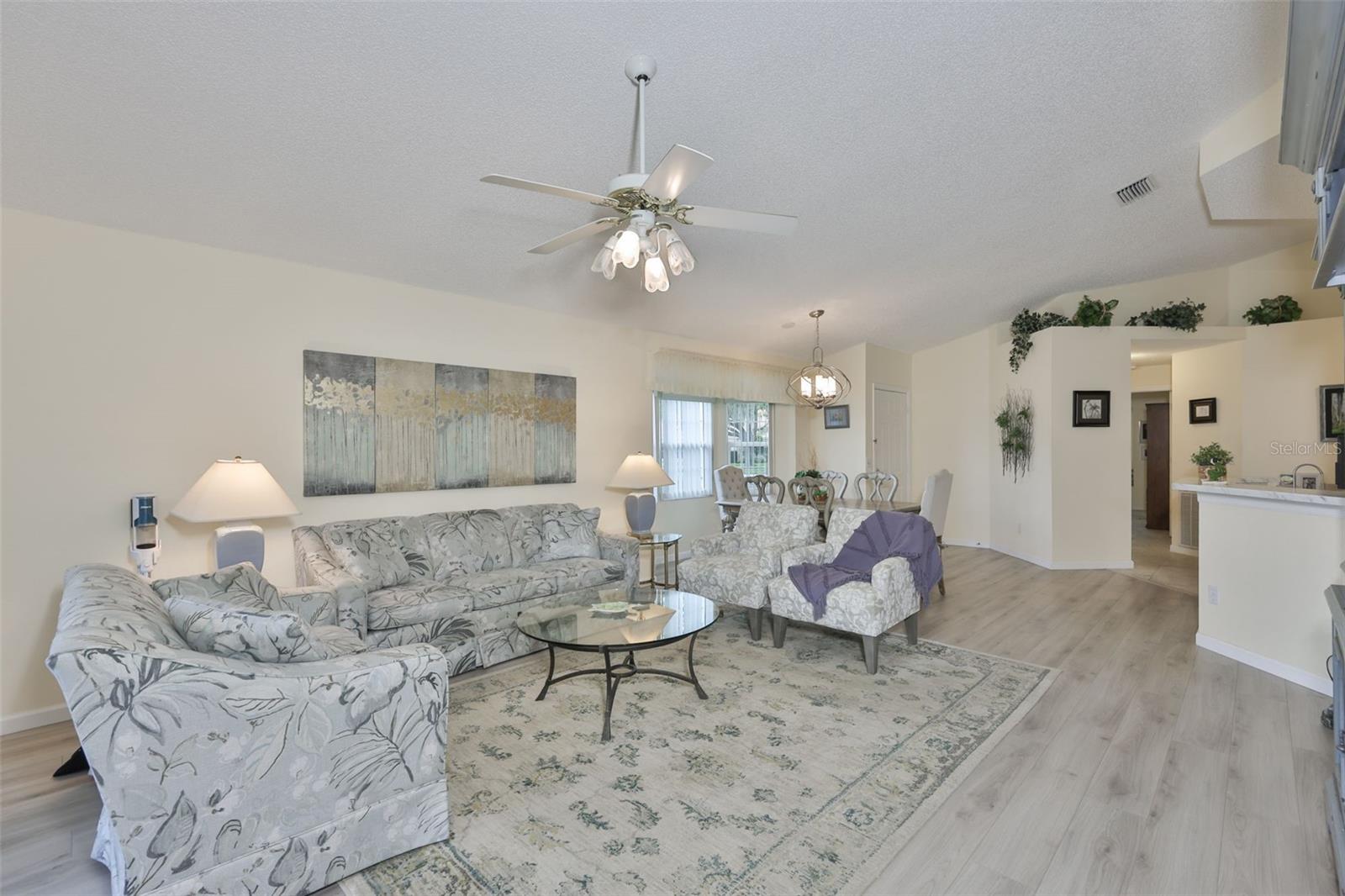2012 NANTUCKET DR #22, SUN CITY CENTER, FL, 33573
