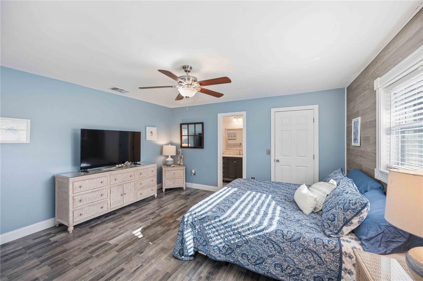 1150 WATERSIDE ST, PORT CHARLOTTE, FL, 33952