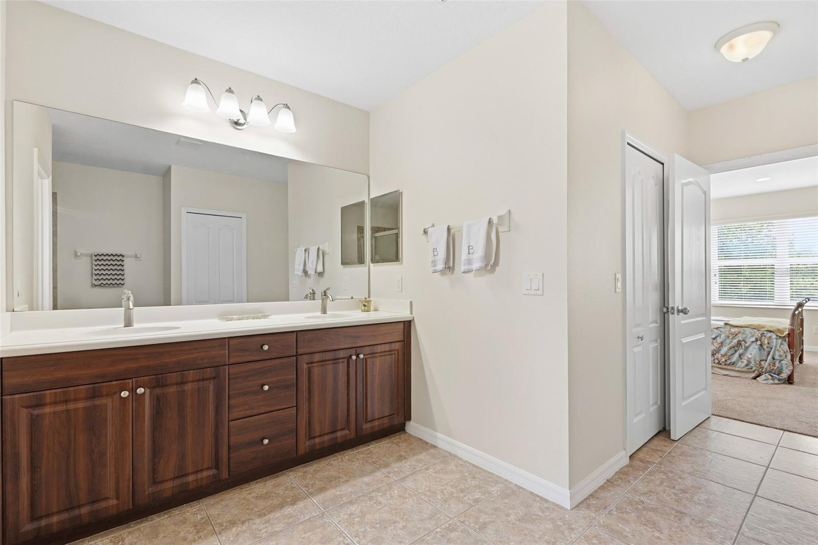 11904 FOREST PARK CIR, BRADENTON, FL, 34211