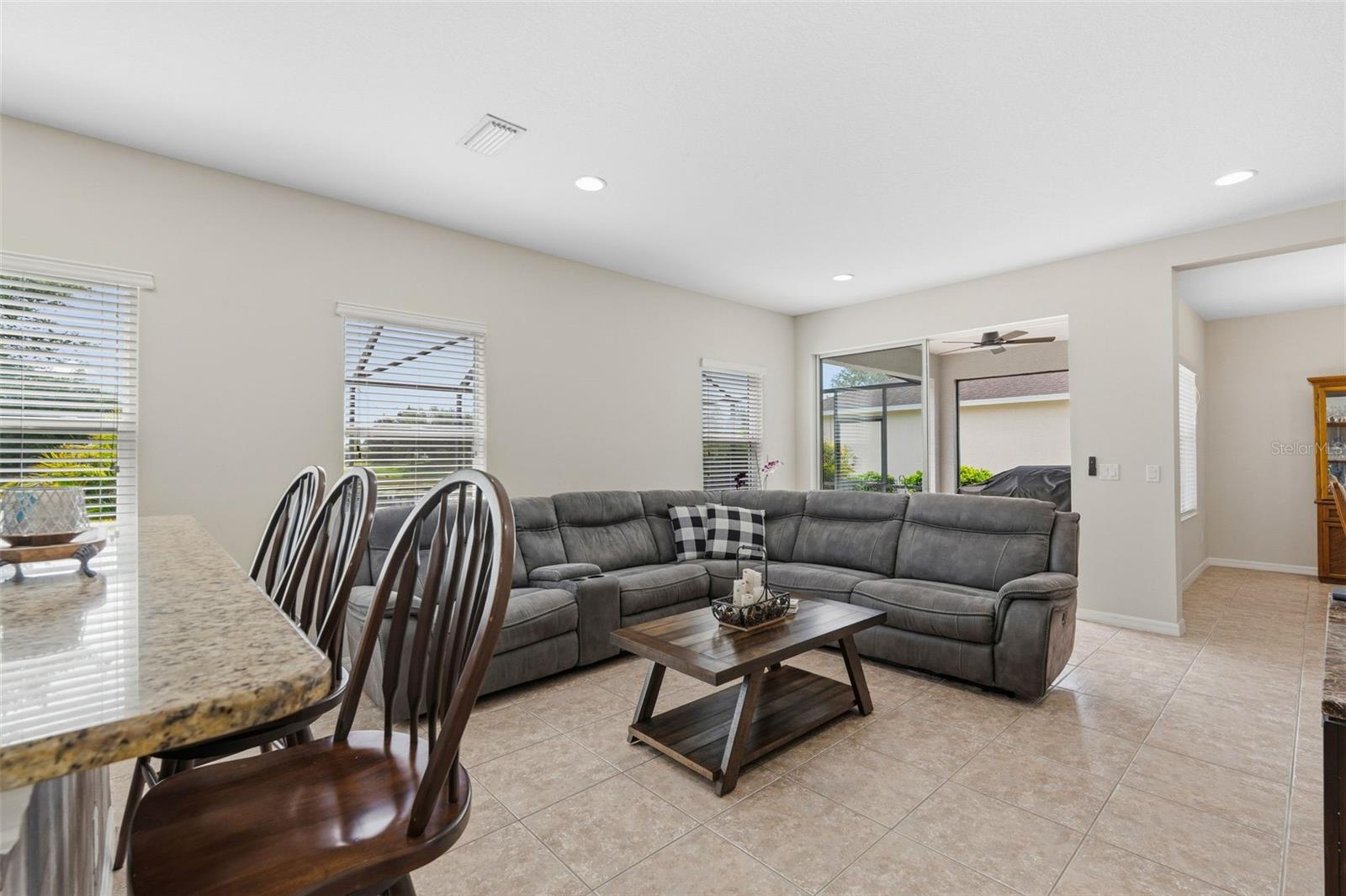 11904 FOREST PARK CIR, BRADENTON, FL, 34211
