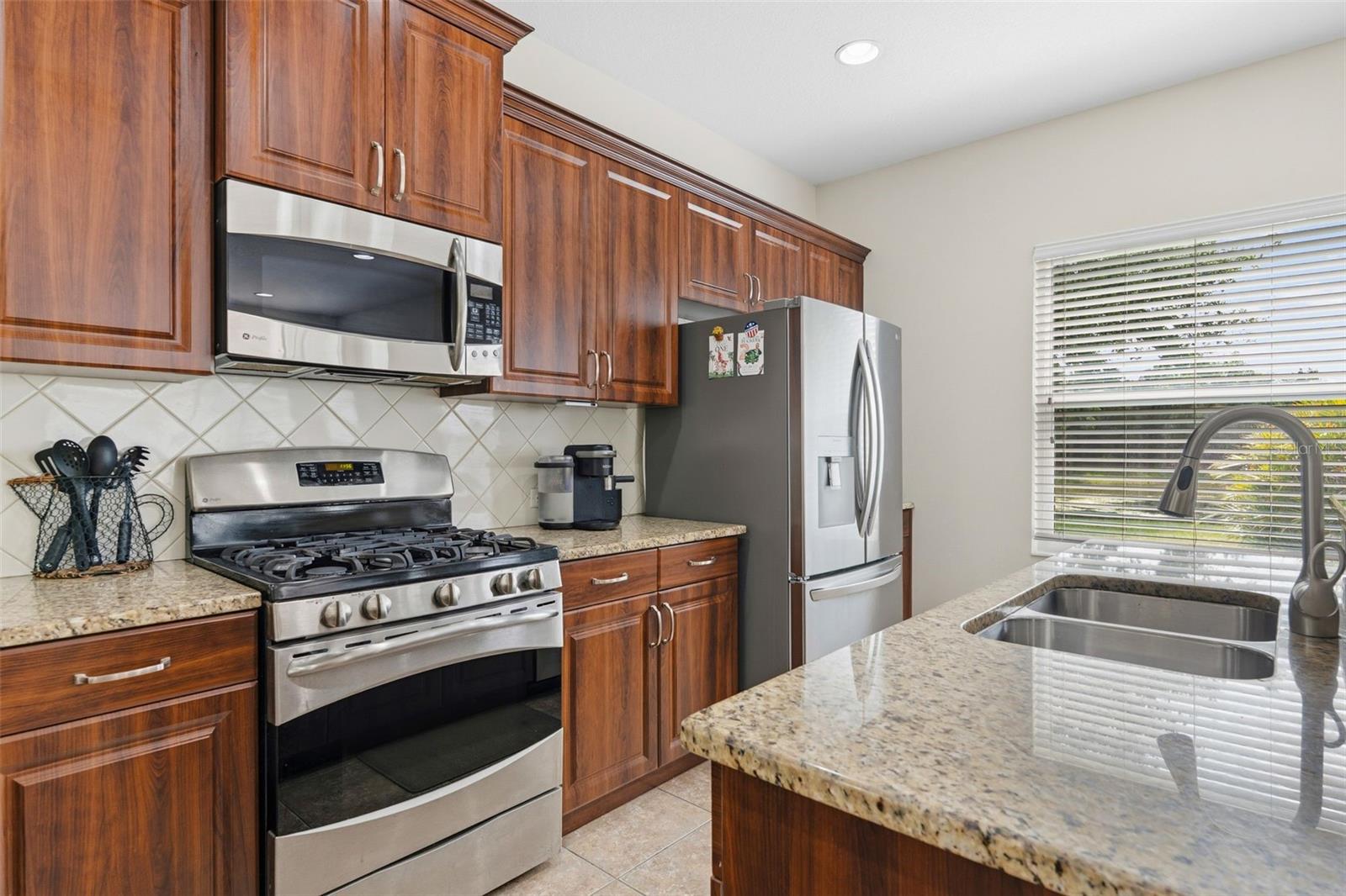 11904 FOREST PARK CIR, BRADENTON, FL, 34211