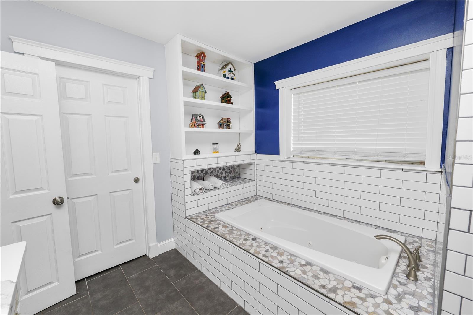 1410 E EDGEWOOD DR, LAKELAND, FL, 33803