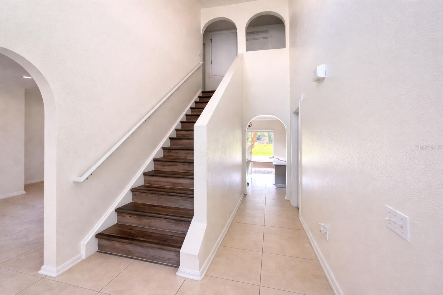 704 SWAN WAY, KISSIMMEE, FL, 34758
