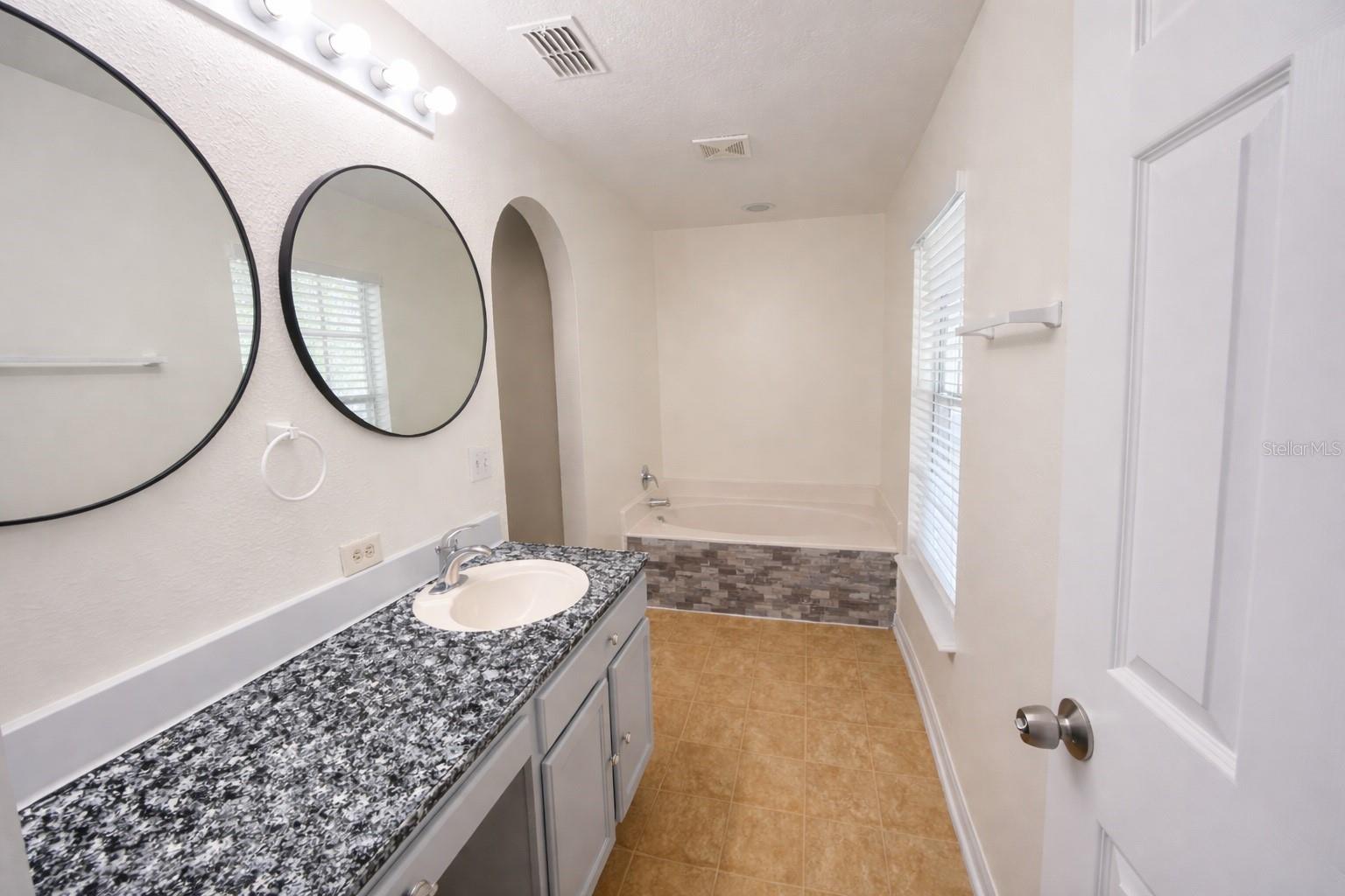 704 SWAN WAY, KISSIMMEE, FL, 34758