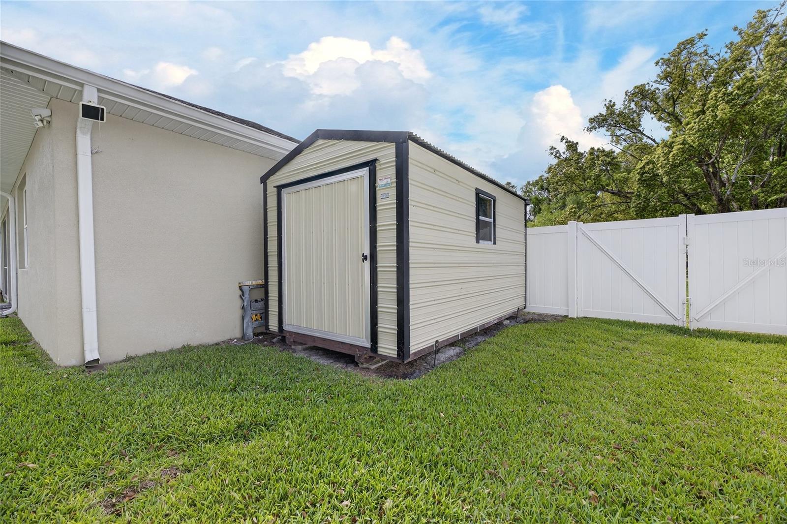 1008 W RIVER DR, TEMPLE TERRACE, FL, 33617