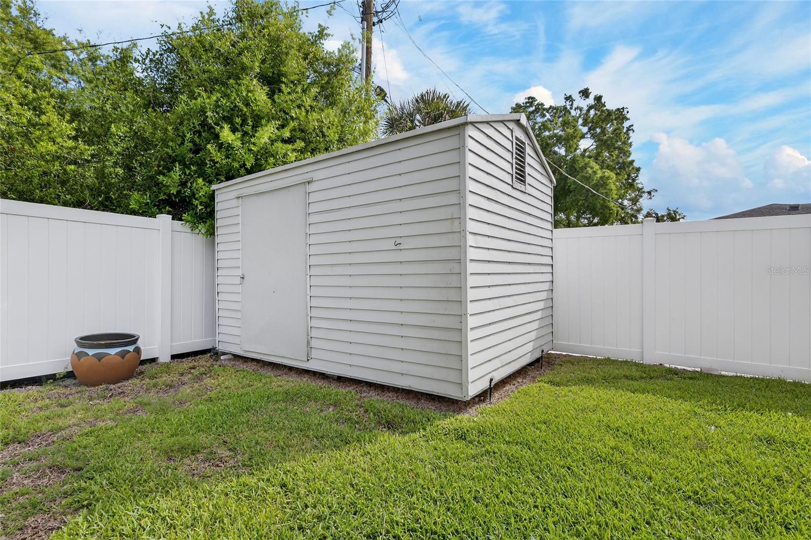 1008 W RIVER DR, TEMPLE TERRACE, FL, 33617