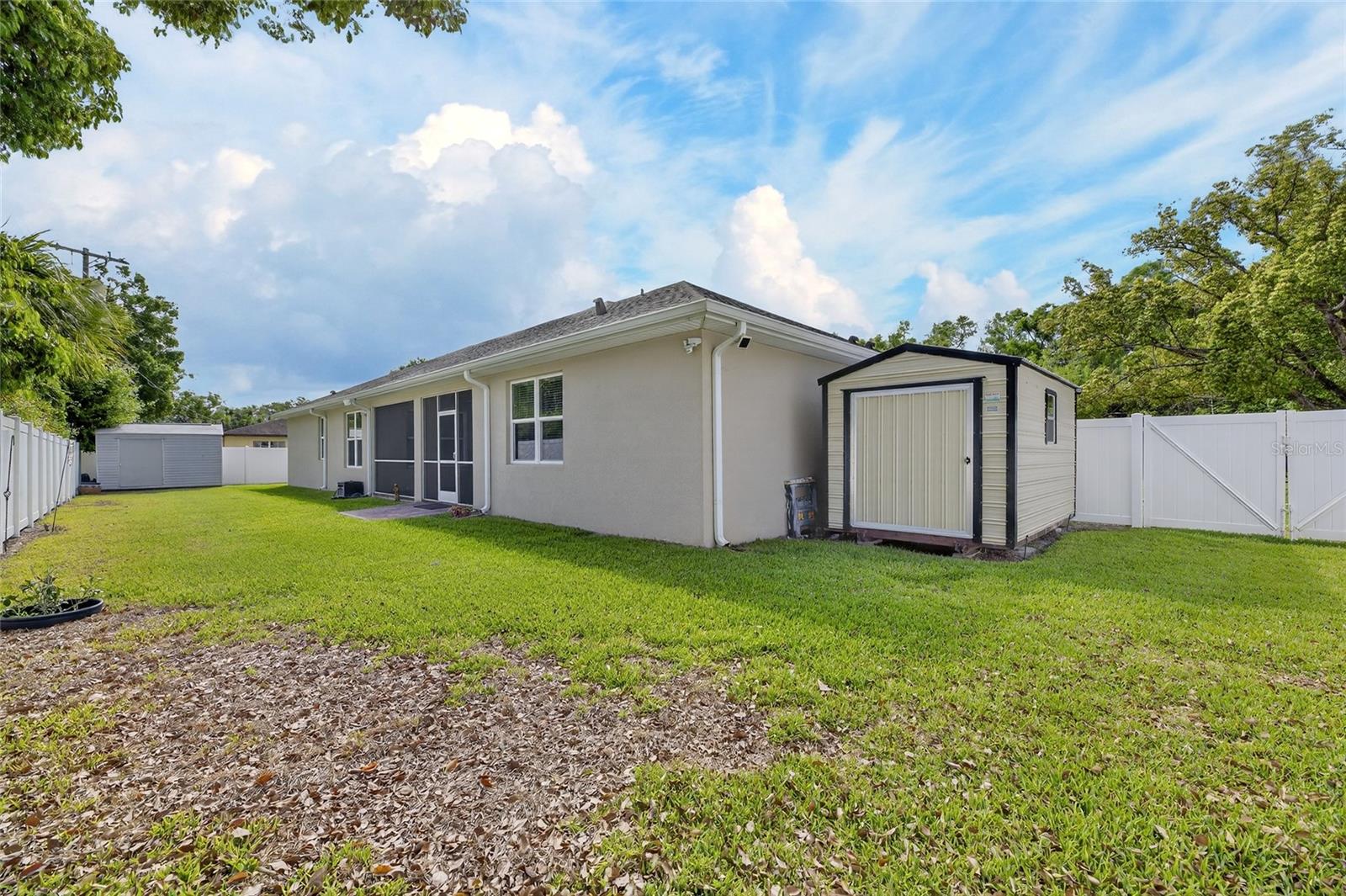 1008 W RIVER DR, TEMPLE TERRACE, FL, 33617