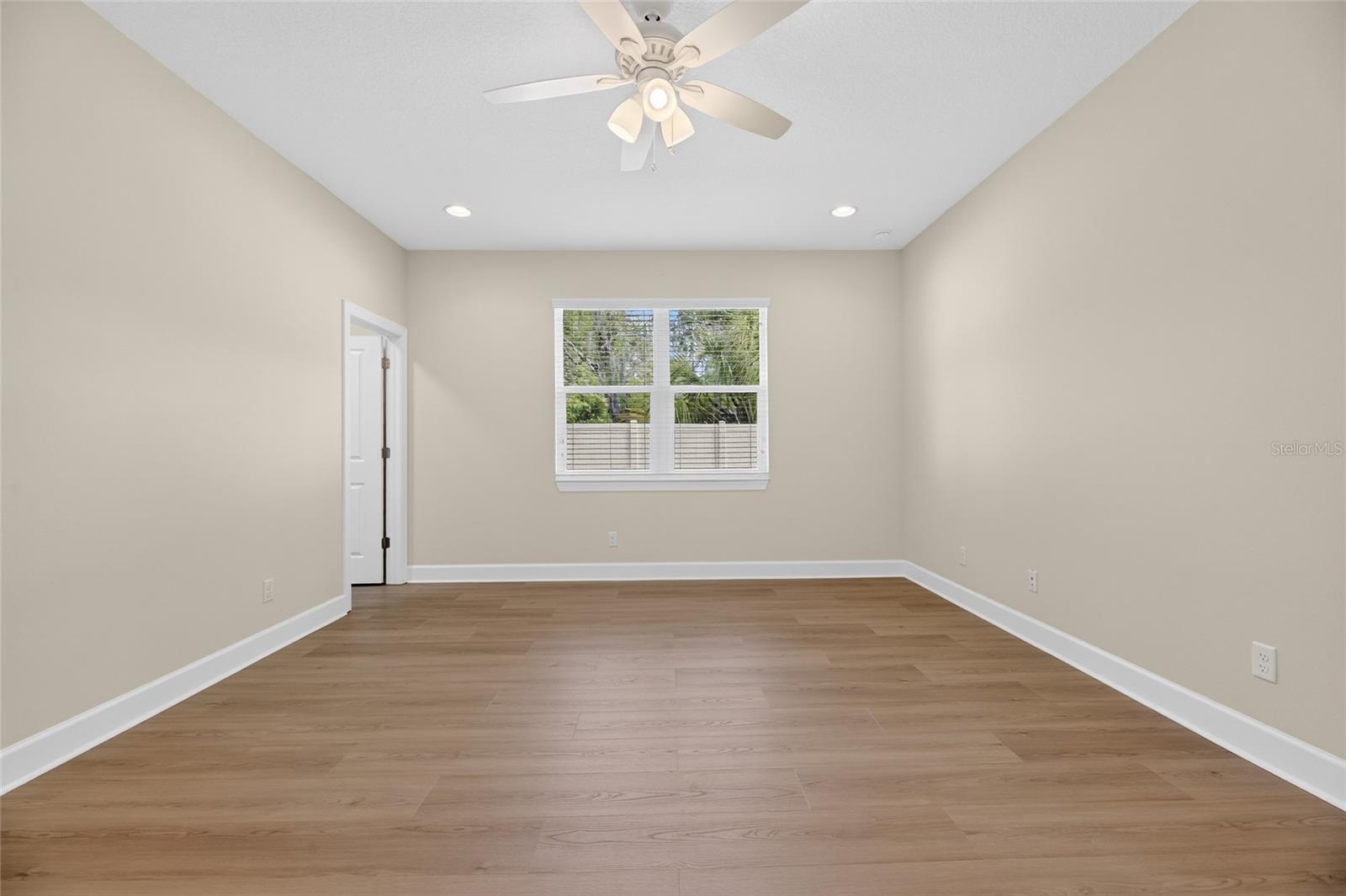 1008 W RIVER DR, TEMPLE TERRACE, FL, 33617