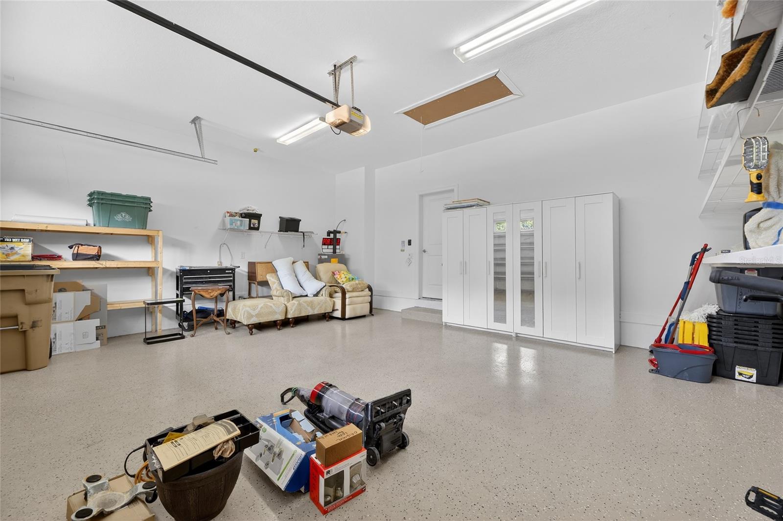 1008 W RIVER DR, TEMPLE TERRACE, FL, 33617