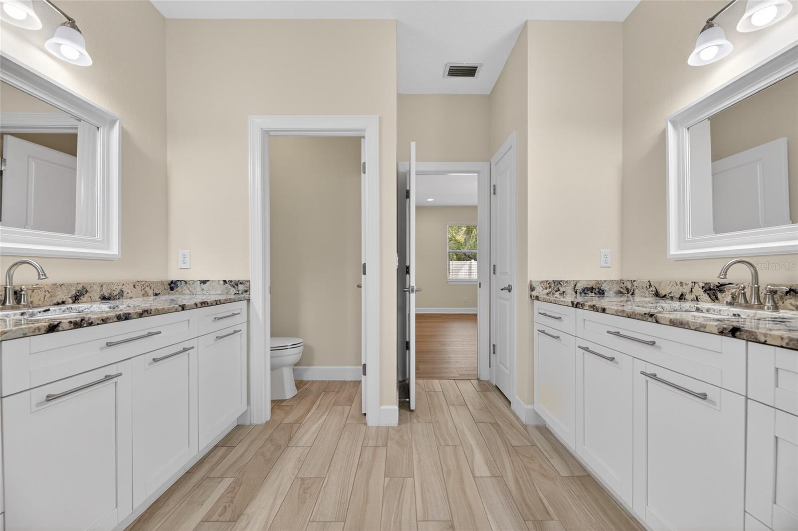 1008 W RIVER DR, TEMPLE TERRACE, FL, 33617