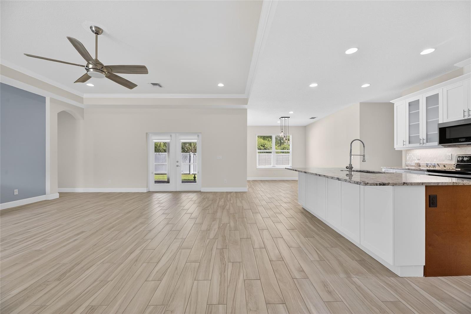 1008 W RIVER DR, TEMPLE TERRACE, FL, 33617